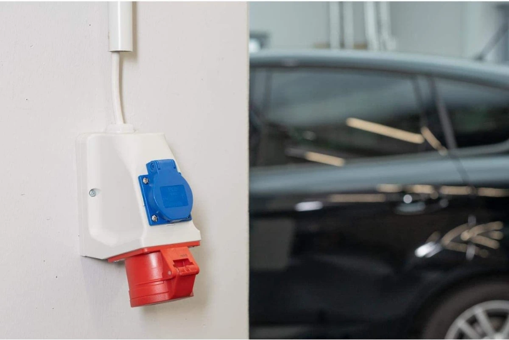 Miniatuur van Kopp CEE combi-stopcontact 5-polig 400V 6h 16A IP44 (100400005)