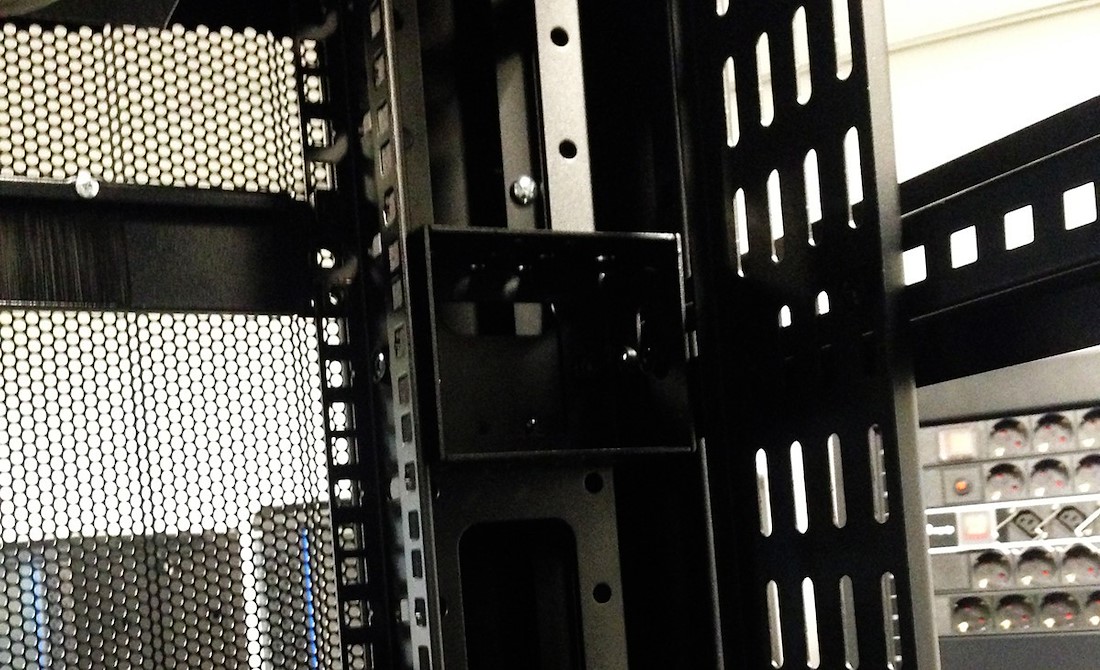 Miniatuur van 18U verticale kabelgoot (DS-CABLETRAY-18U)