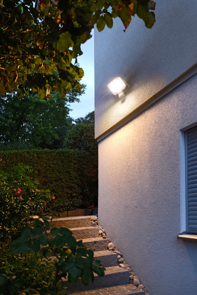 Miniatuur van BRENNENSTUHL schijnwerper met sensor AL 2050 20W 2080lm warm wit 3000K IP44 (1178020901)