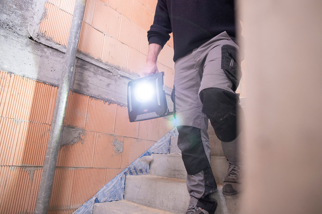 Miniatuur van BRENNENSTUHL werklamp compatible met verschillende 18V accu's en stekker 5 meter 60W 6200lm - 6050 MH (1173140600)