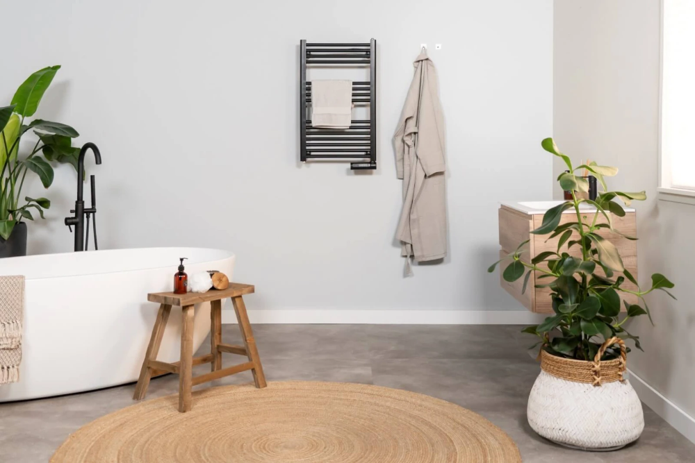 Miniatuur van Eurom elektrische handdoekradiator voor badkamer 750W met thermostaat en timer - zwart (352542)