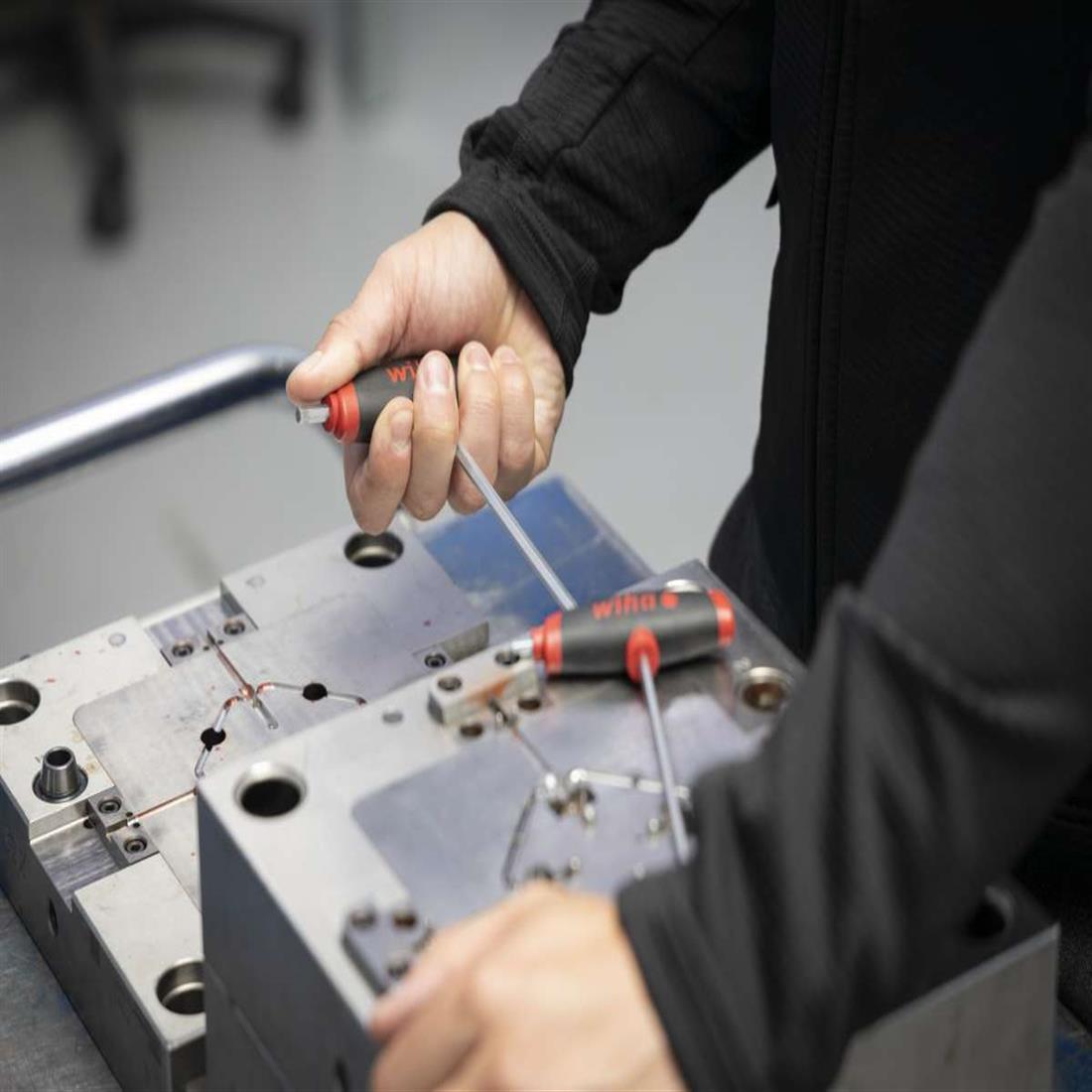 Miniatuur van Wiha metrische inbussleutelset 2,5 tot 8mm T-greep met zijpunt 334DS 6-delig (45620)