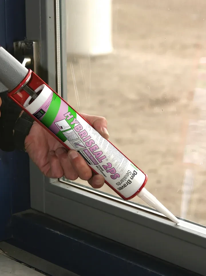 Miniatuur van Den Braven Zwaluw Hybriseal 2PS overschilderbare afdichtingskit beglazingskit KOMO - koker 290ml - zwart (10879400)