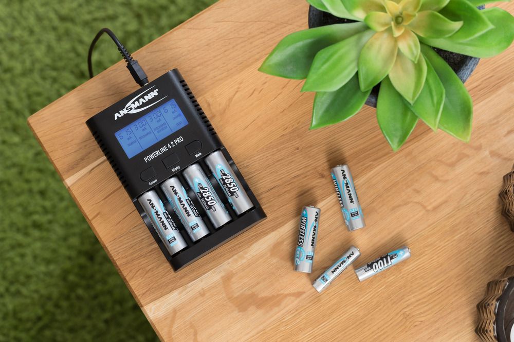 Miniatuur van Ansmann comfort plus snellader voor 4 stuks AAA / AA / 9V (1001-0079)