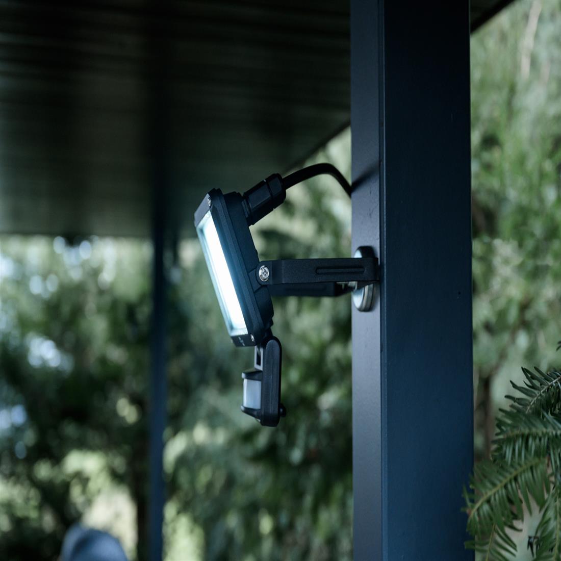 Miniatuur van BRENNENSTUHL schijnwerper met sensor 20W 2300lm 2300lm IP65 bewegingsmelder (1171250242)