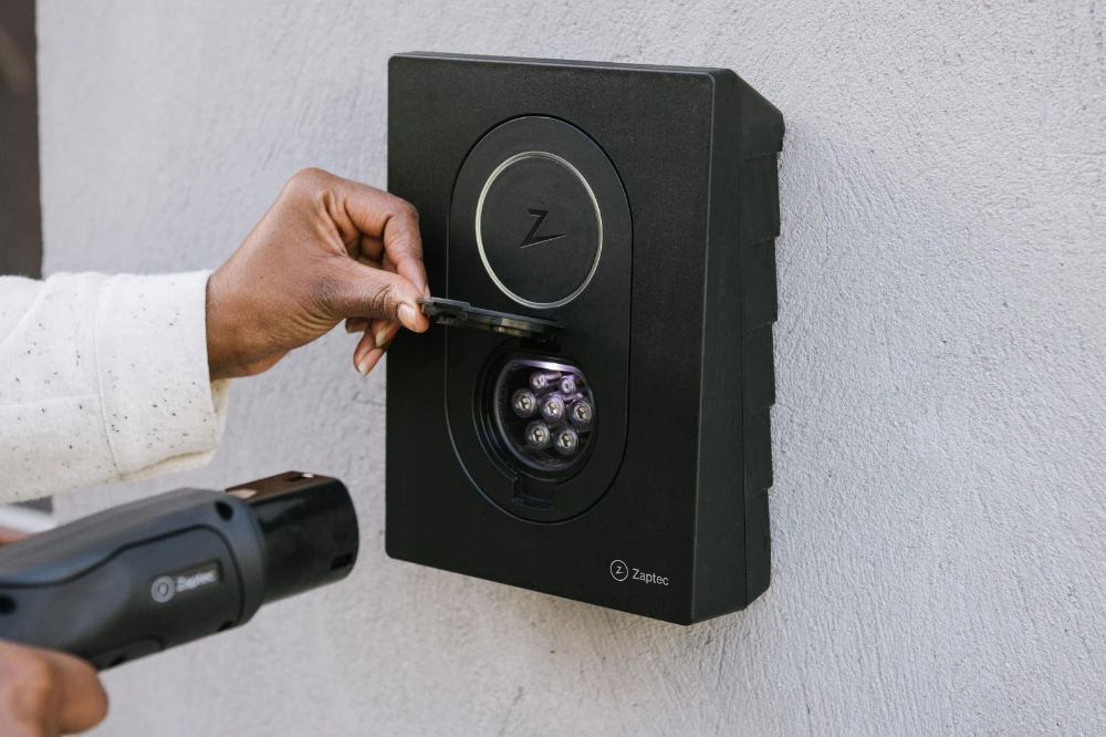 Miniatuur van Zaptec GO laadpaal (3.7 - 22kW) met mennekes WCD type 2 - zwart (900-00041)