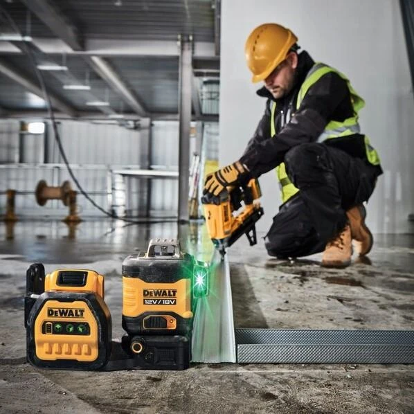 Miniatuur van DeWALT accu kruislijnlaser 12/18V groen 3x 360° met 2,0Ah accu en lader in TSTAK koffer (DCE089D1G18-QW)