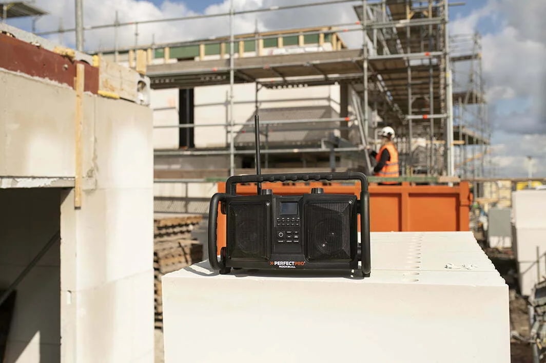 Miniatuur van PerfectPro bouwradio Rockbull Bluetooth DAB+ FM AUX 2x25W IP65 (RB2)