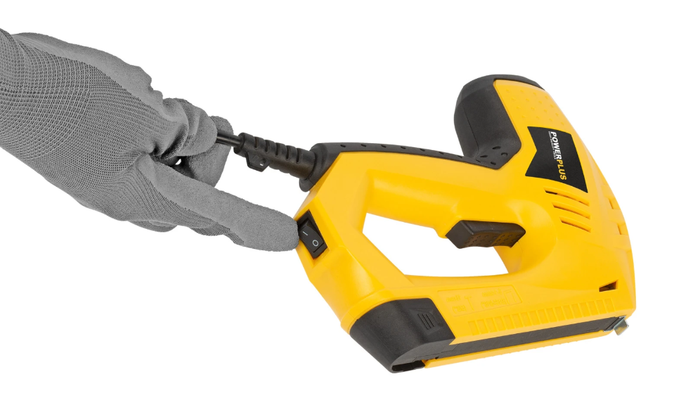 Miniatuur van PowerPlus elektrische afwerktacker 230V 45W - set met 200 nieten en 100 spijkers (POWX13700)