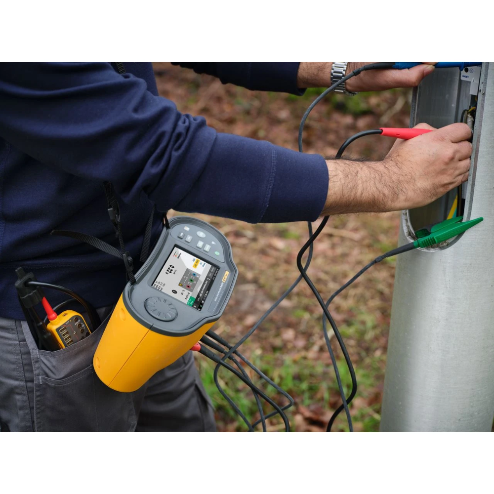 Miniatuur van FLUKE 1674FC SCH multifunctionele installatietester instelbaar max. 660V belasting in draagkoffer (5580841)