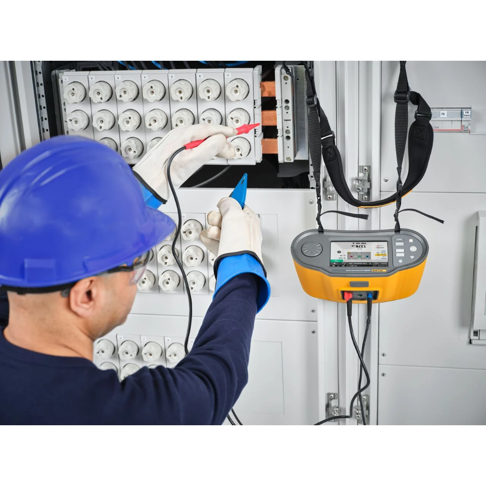 Miniatuur van FLUKE 1672 SCH multifunctionele installatietester max. belasting 660V in draagkoffer (5580829)