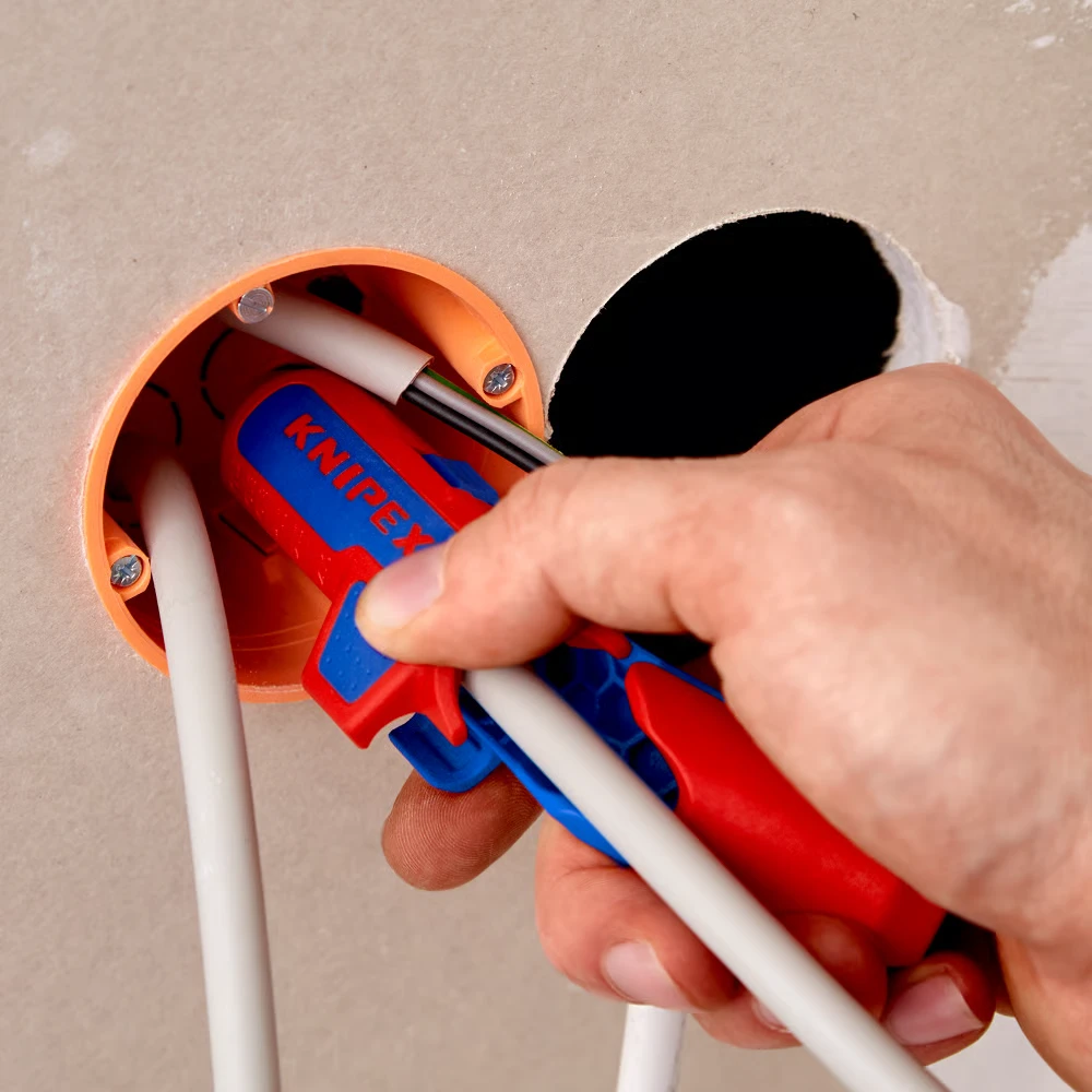 Miniatuur van KNIPEX ergoStrip® PV solar-striptang voor pv-kabels 4/6 mm² & ronde kabels Ø8–13 mm (169503SB)