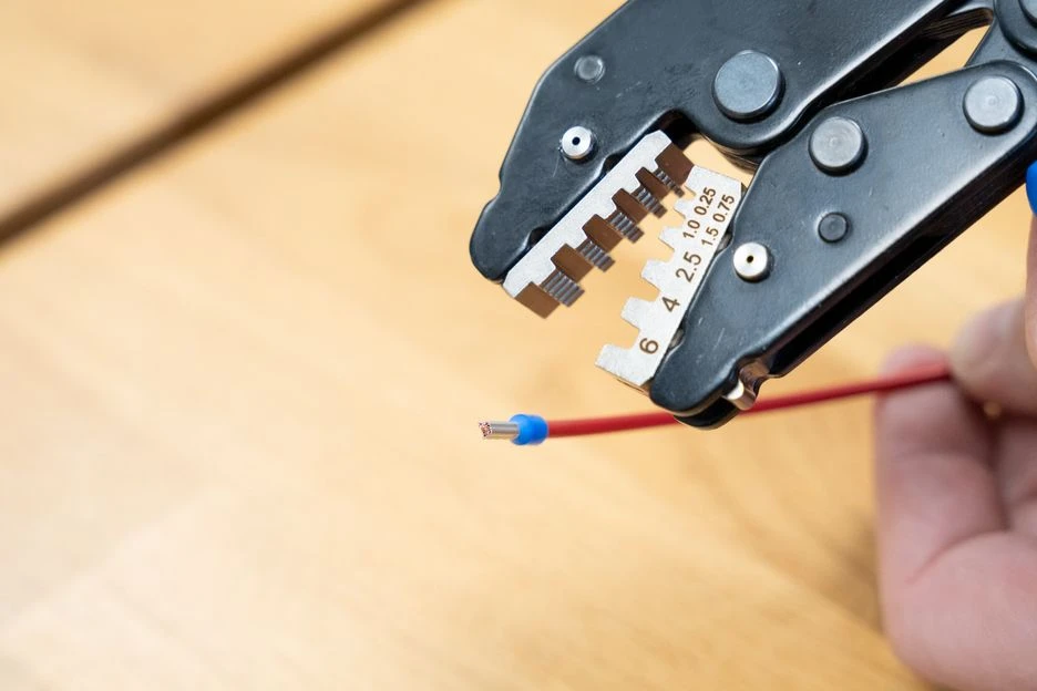 Miniatuur van Weicon krimptang ERGO 3-in-1 voor MC4 geisoleerde adereindschoen en kabelschoenen (51000600)