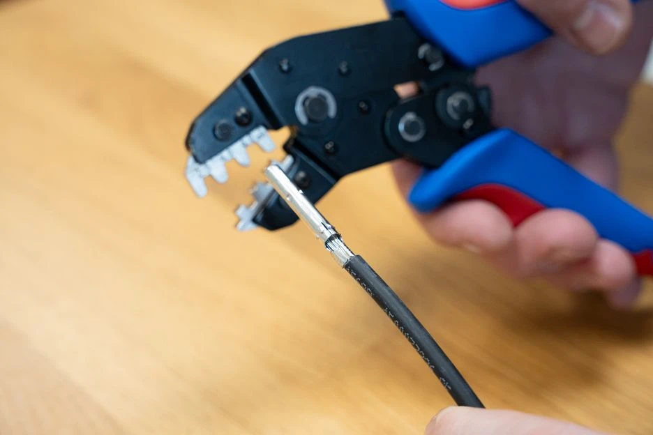 Miniatuur van Weicon krimptang MULTI 3-in-1 voor MC4 geisoleerde adereindschoen en kabelschoenen (51000700)