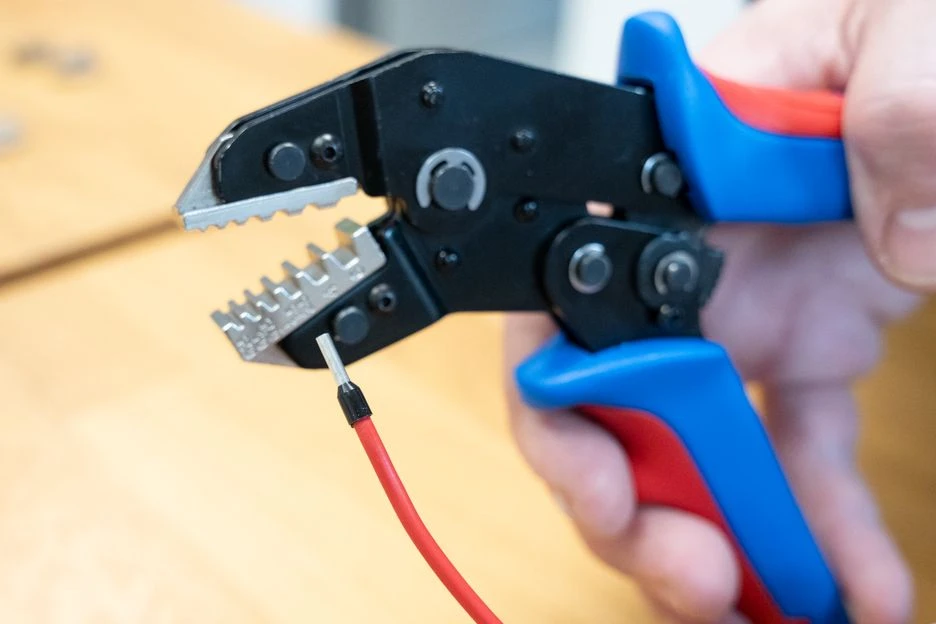 Miniatuur van Weicon krimptang MULTI 3-in-1 voor MC4 geisoleerde adereindschoen en kabelschoenen (51000700)