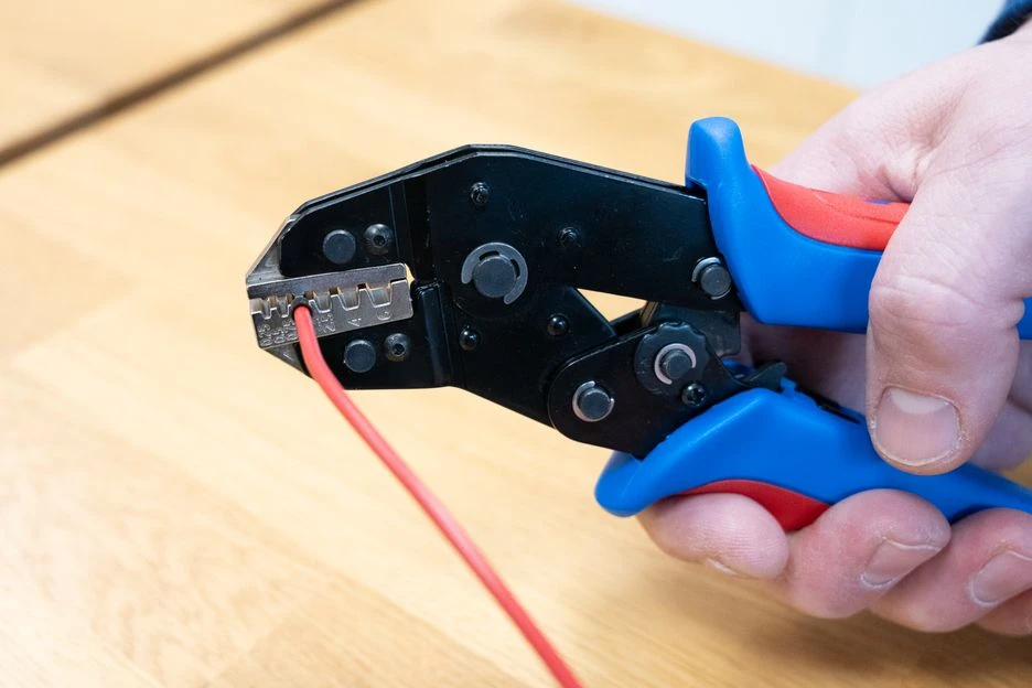Miniatuur van Weicon krimptang MULTI 3-in-1 voor MC4 geisoleerde adereindschoen en kabelschoenen (51000700)