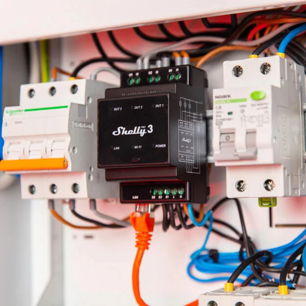 Miniatuur van Shelly Pro 3 - schakelactor 3-voudig potentiaalvrij 16A DIN-rail (SPSW-003XE16EU)