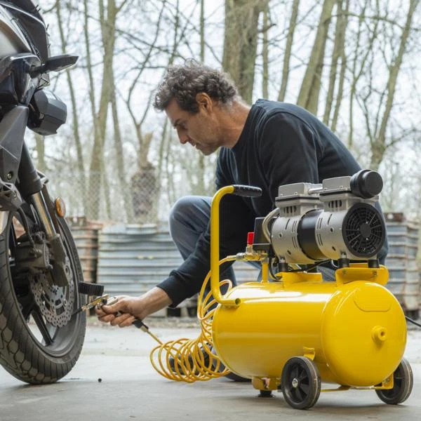 Miniatuur van PowerPlus compressor olievrij 24L 750W 120 l/min geluidsarm (POWX17260S)