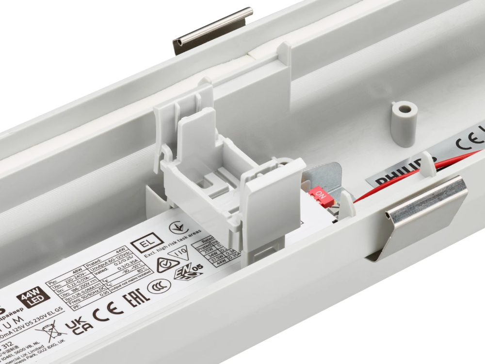 Miniatuur van Philips CoreLine waterdichte armatuur 13W 1900lm koelwit 4000K 60cm IP65 (WT120CG3)