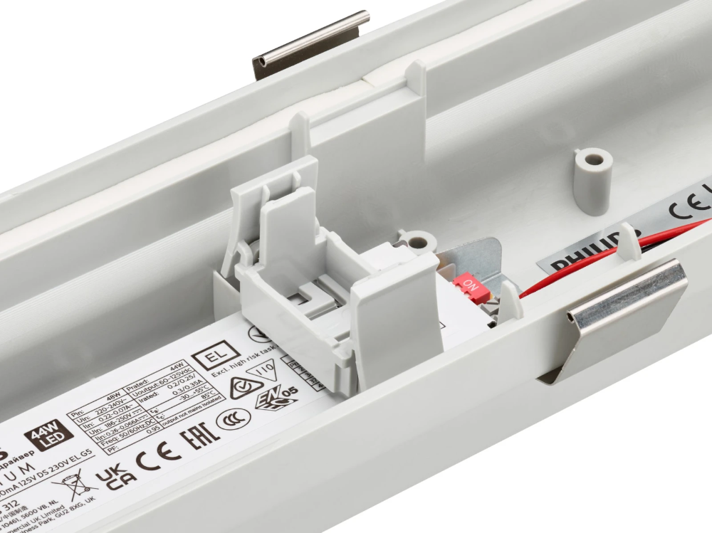Miniatuur van Philips CoreLine waterdichte armatuur 13W 1900lm koelwit 4000K 60cm IP65 (WT120CG3)