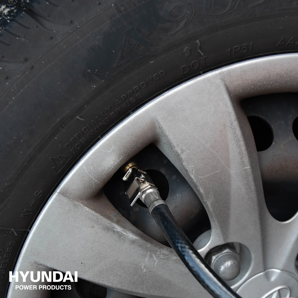 Miniatuur van Hyundai accessoires compressor verfspuit vloeistofspuit bandenvulpistool blaaspistool en slang 5-delig (55901)