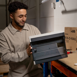 Hoe modulaire dimmer of DIN-rail dimmer aansluiten?