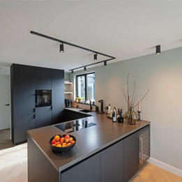 Hoeveel inbouw- en opbouwspots per kamer en welke?