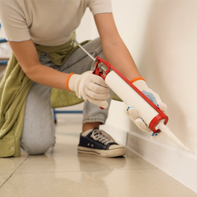 Plinten afkitten: zo doe je dat stap voor stap