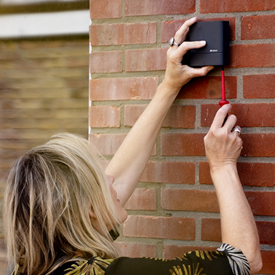 Een bewegingssensor aansluiten