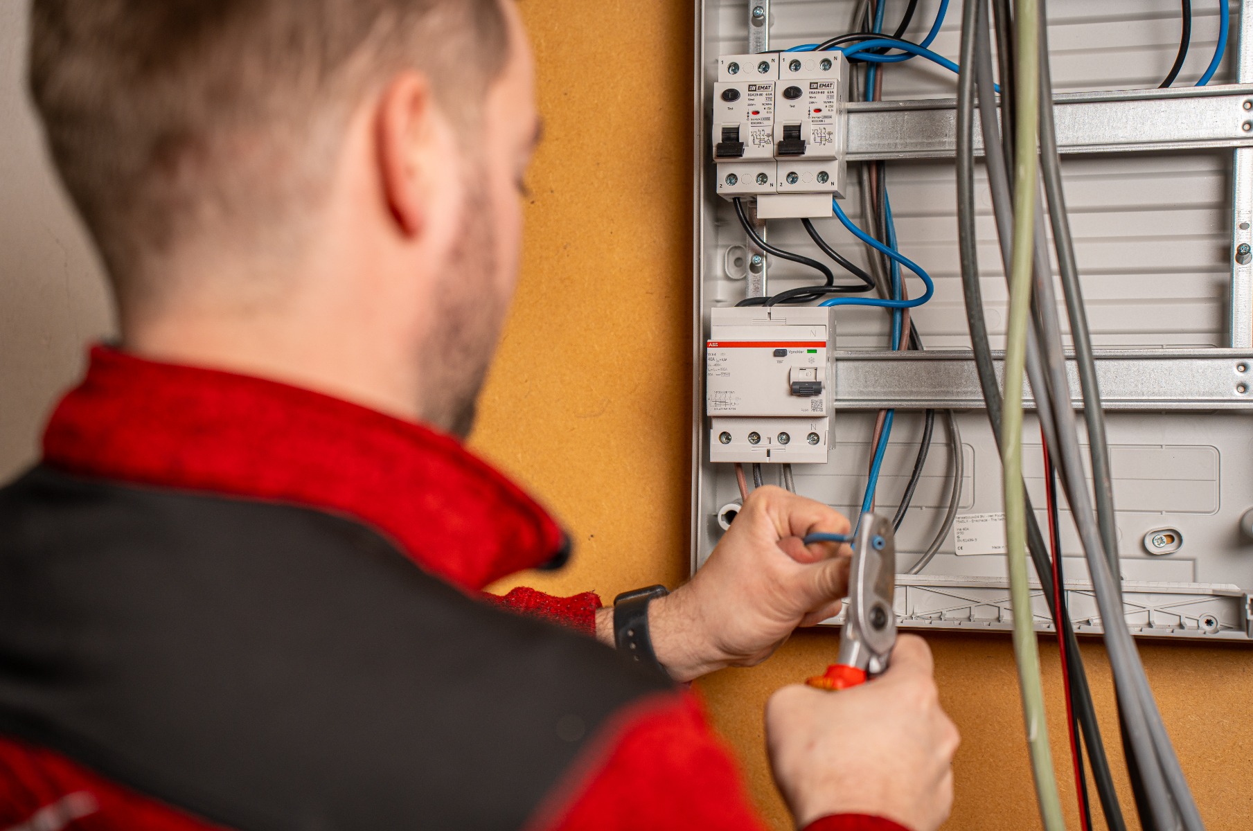 Wat doen bij een afgekeurde elektrische installatie?